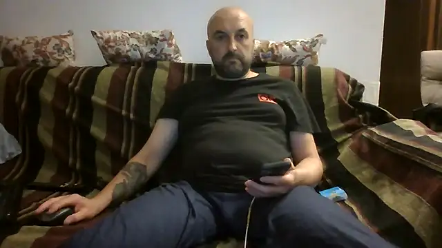 XXX chat uživo modela maxxxio12
