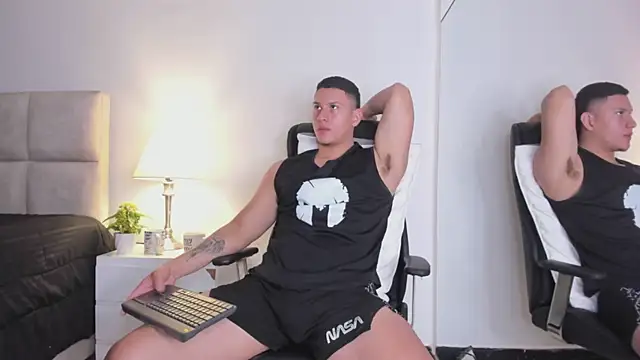 Chriss_Diamond élő XXX-chatje