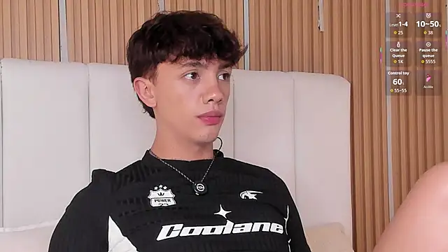 Chat XXX en directo de Tomy_Rox