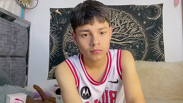 XXX chat uživo modela Andy_Belier23