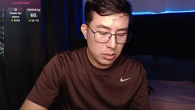 andrewmhilton_'s Live XXX Chat