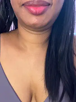 tamil_Aarathi Live XXX-Chat