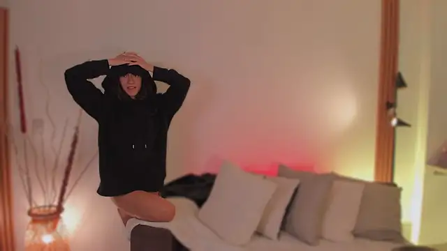 ChloeMoreti Live XXX-chat