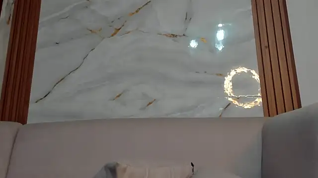LilyGarcia Adlı Modelin Canlı XXX Sohbeti