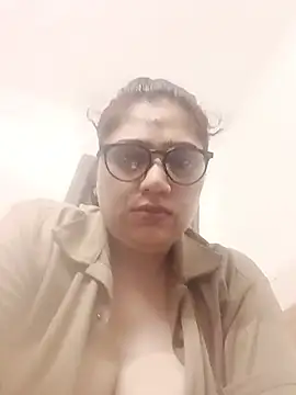yourchahat27's Live XXX Chat