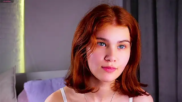 YettaCalabria's Live XXX Chat