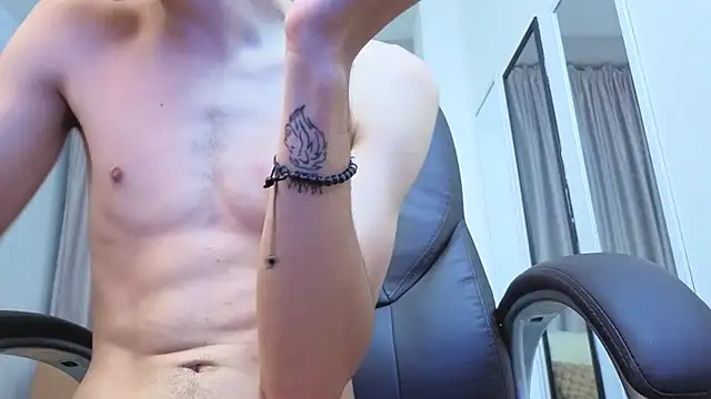 Caled_Saenz Live XXX-Chat