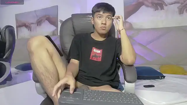 XXX chat uživo modela IsakGrant