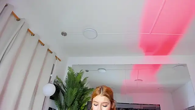 Chat +18 de scarlettjohnson_ ao vivo