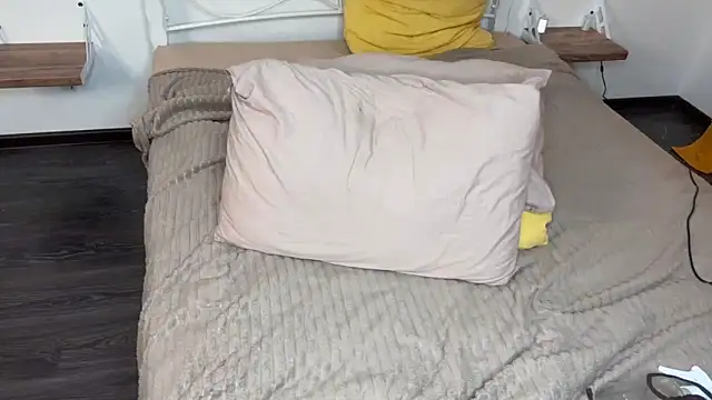 Catrinee Chat XXX live