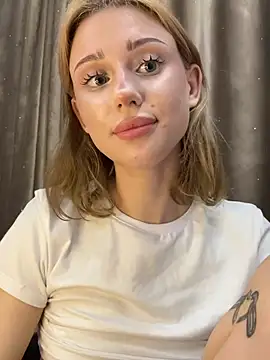 Chat +18 de Alisaa_Kisaa ao vivo