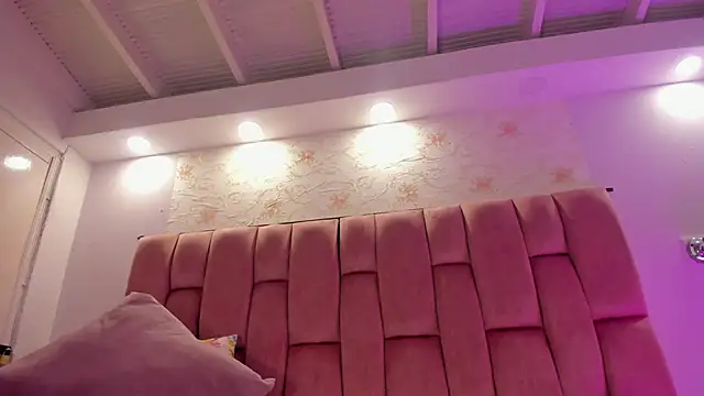 XXX chat uživo modela aishathornee