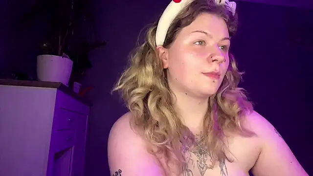 YoungAlina Adlı Modelin Canlı XXX Sohbeti