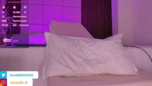 _Kendall_19 Live XXX-Chat