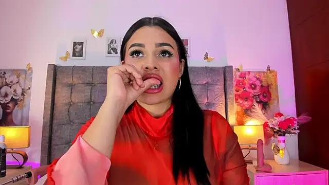 Chat +18 de Linda_Fosterr ao vivo