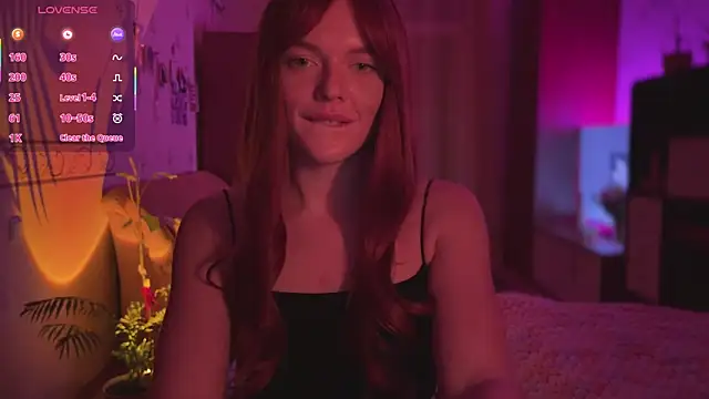 צ'אט XXX בשידור חי של CherryRed_Girl