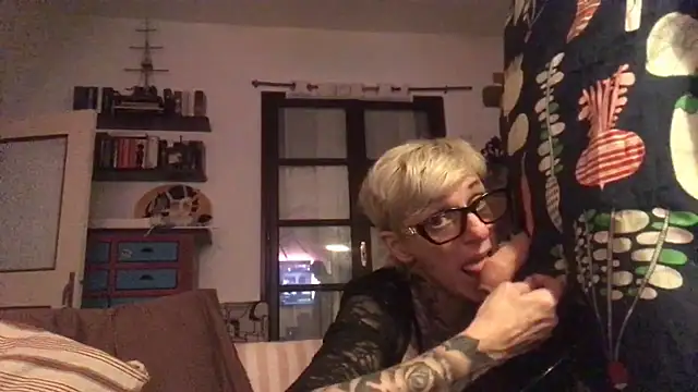 XXX chat uživo modela bornsinfull