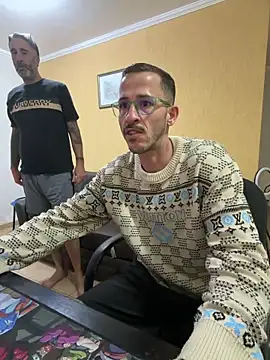 צ'אט XXX בשידור חי של MeladoDiMel