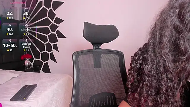 Chat +18 de AdharaCruzz_ ao vivo