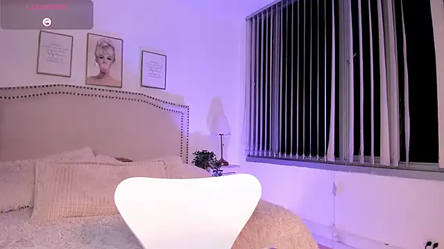 צ'אט XXX בשידור חי של Bella_ev