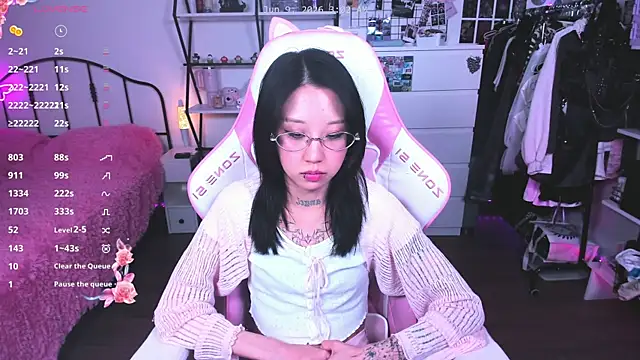 ashleywowmeow Chat XXX live