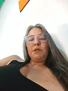 Chat +18 de katy_randy1 ao vivo