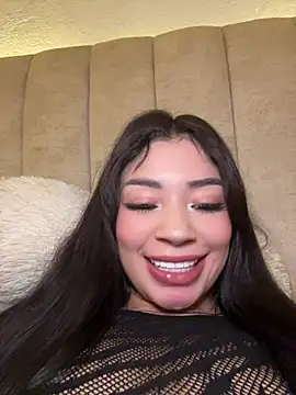 Chat XXX en directo de Roxanne_08