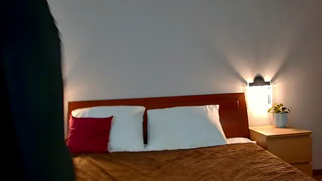 FrancesDay Adlı Modelin Canlı XXX Sohbeti