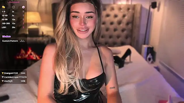 ParisianDollのライブXXXチャット