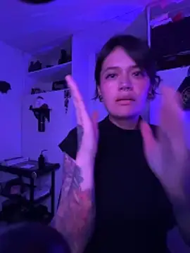แชท XXX สดของ rousstattoo