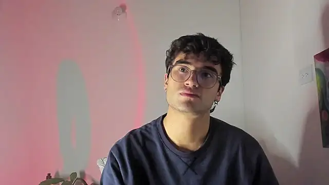 charlie_dicker élő XXX-chatje
