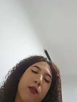 แชท XXX สดของ lilith_isabella25