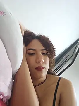 XXX chat uživo modela lilith_isabella25