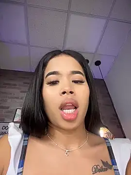 EmmaExoticaXXX's Live XXX Chat