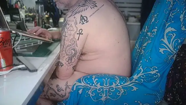 Tattooed_Dilf_01n Live XXX chat
