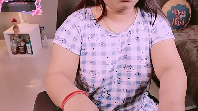 XXX chat uživo modela Khaleesiiii