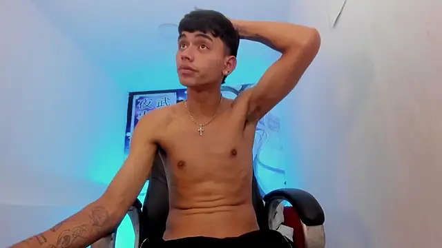 XXX chat uživo modela Tyger_Boyy