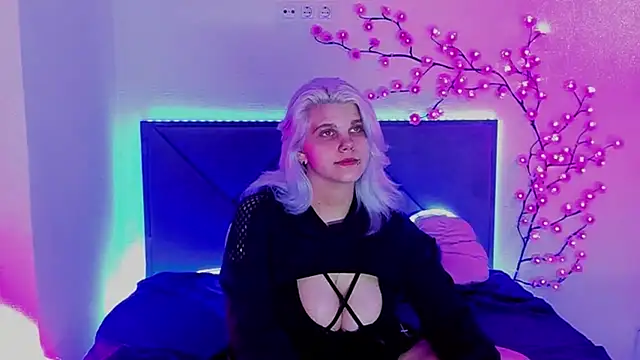 JoannLowe Adlı Modelin Canlı XXX Sohbeti