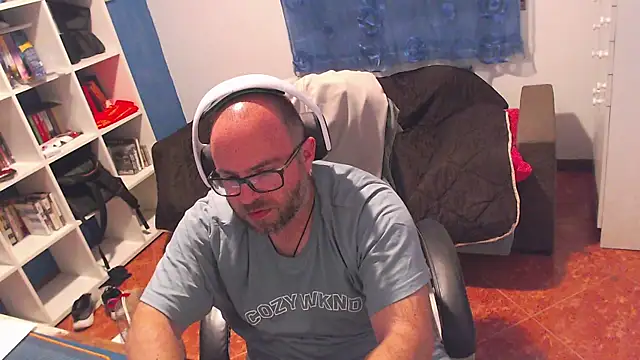 צ'אט XXX בשידור חי של ravingr4d4