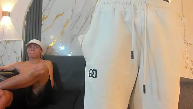 Angelo_Blessed 即時 XXX 聊天