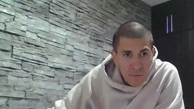 Chat +18 de Sexylatin64 ao vivo