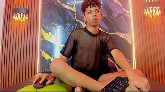 Chat +18 de Amers_bigcock ao vivo