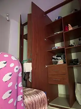 AkiraY10 live XXX chat