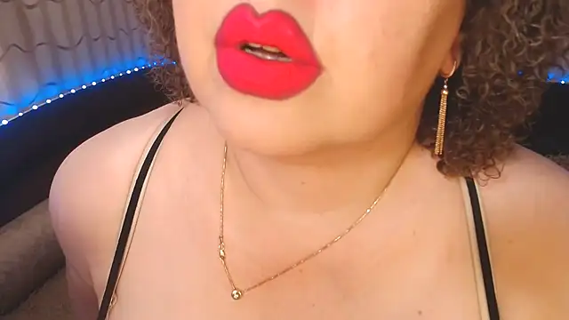 BustyKatty 即時 XXX 聊天