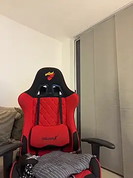 Онлайн чат XXX Ezzio_Scolaro