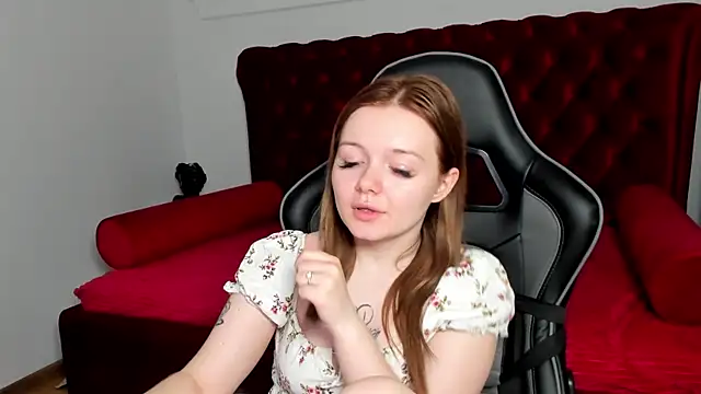 ElinaVale's Live XXX Chat
