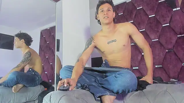 Chat XXX en directo de TonyBenedetti