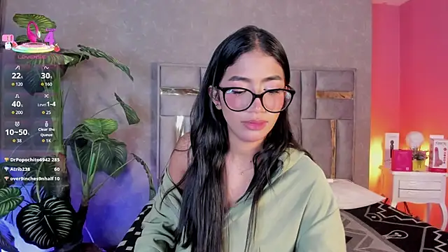 Tyla_Ks Adlı Modelin Canlı XXX Sohbeti