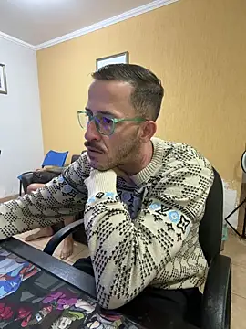 XXX chat uživo modela MeladoDiMel