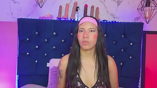 Dakotaa_Johnson Chat XXX in diretta